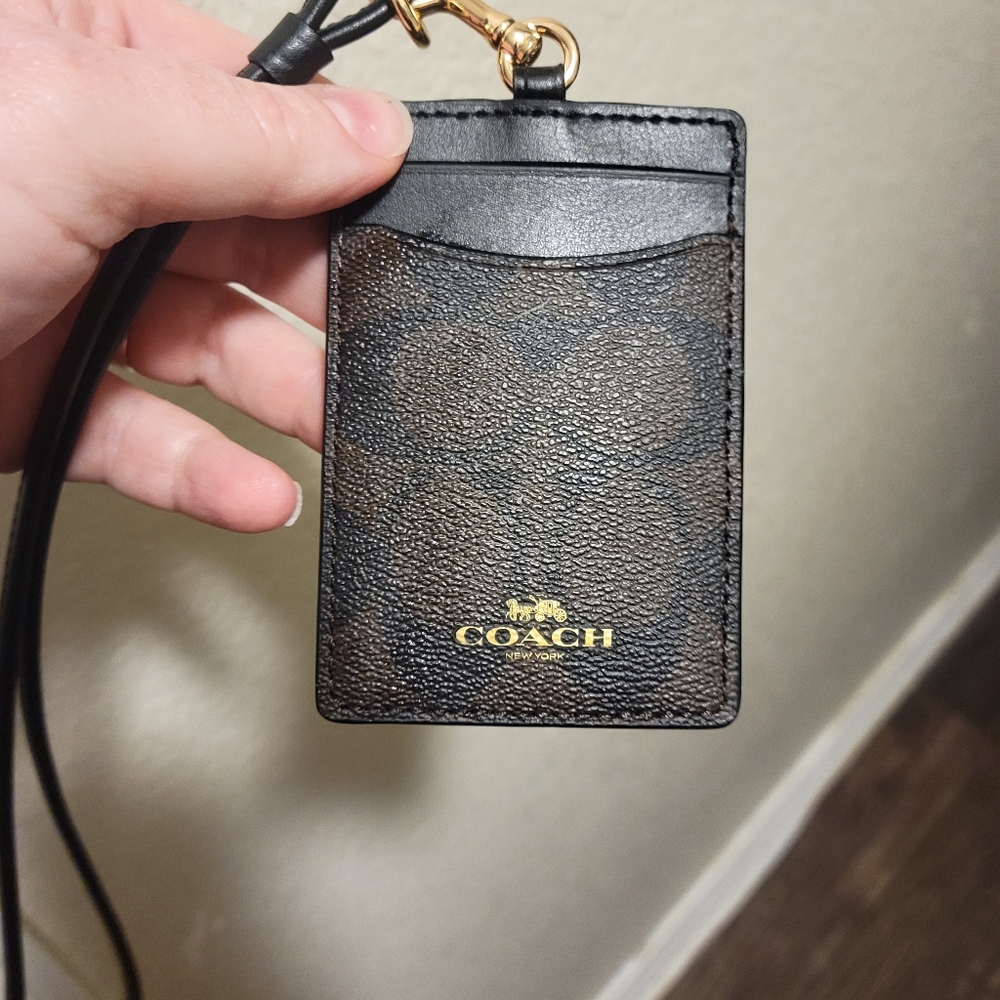Coach badge holder new